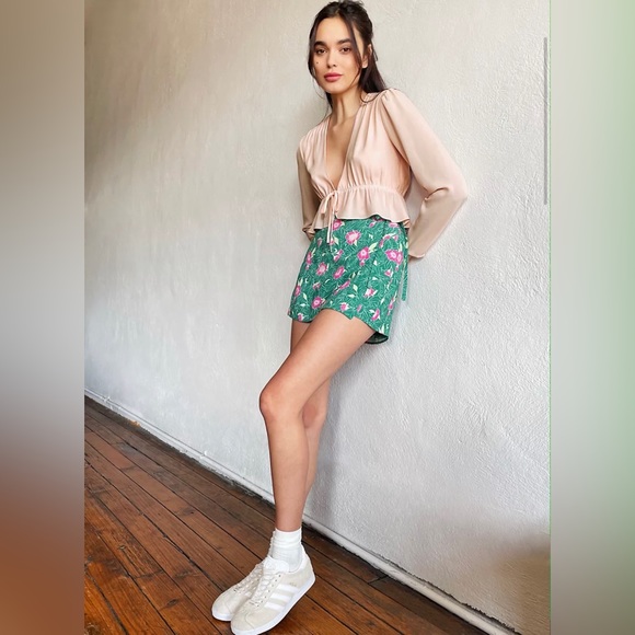 White Cropped Tie-Front Blouse - XS - Picture 3 of 8